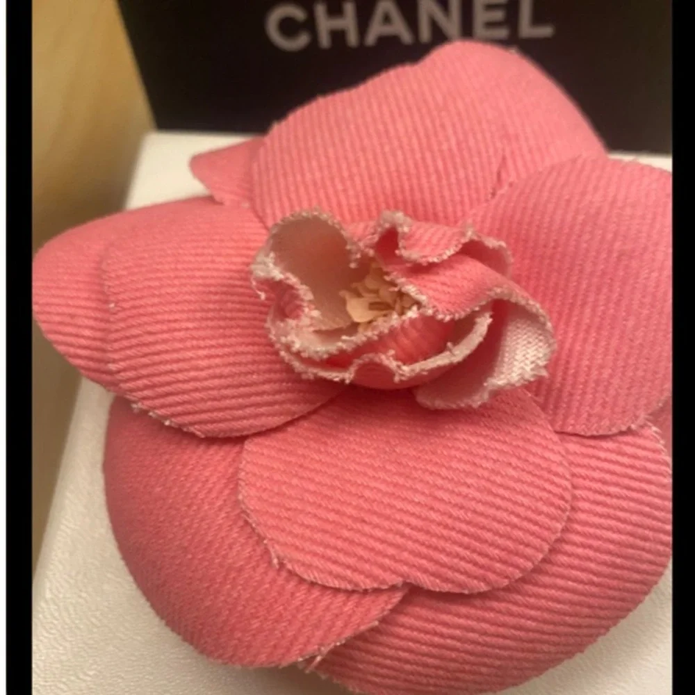 CHANEL add touch